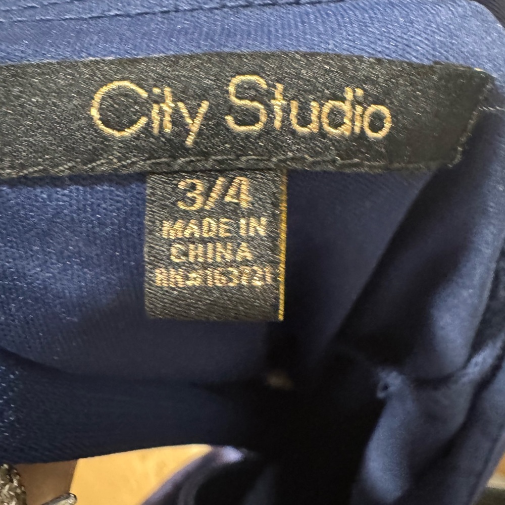 City Studio Navy Dress with Beaded Detail size juniors 3/4 NWT - Picture 2 of 10